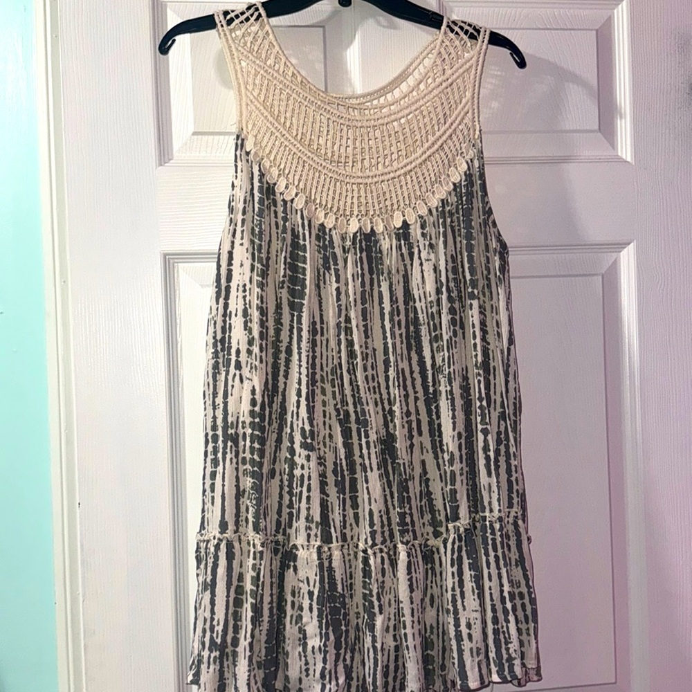 Ladies lace and ruffle tunic top